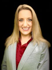Amy Bently Headshot