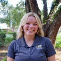 Halee Tolson Headshot